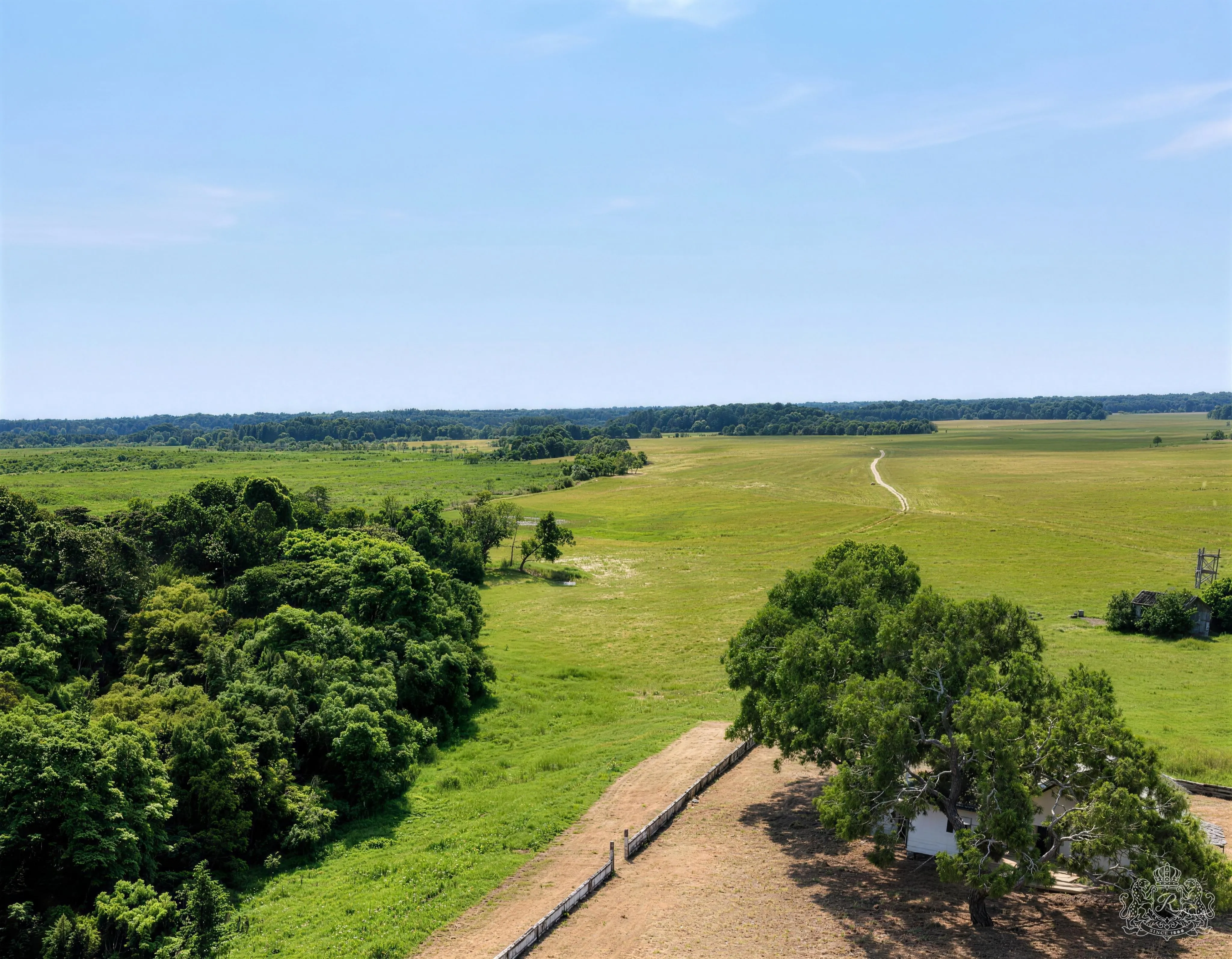 Le Domaine vu du ciel : la savane et la forêt de la Pointe-Denis
